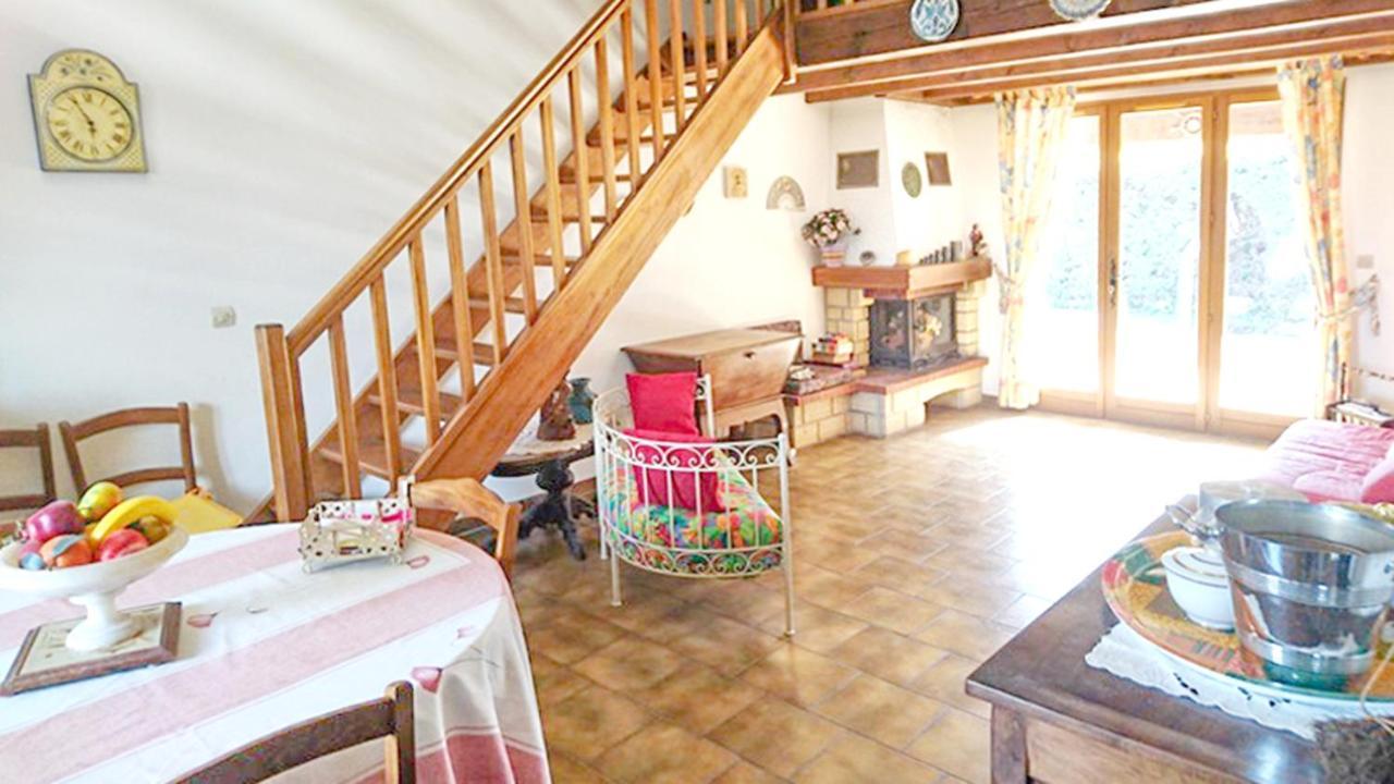 Villa Avec Piscine A Saint-Raphael Et Vue Sur La Montagne Eksteriør bilde