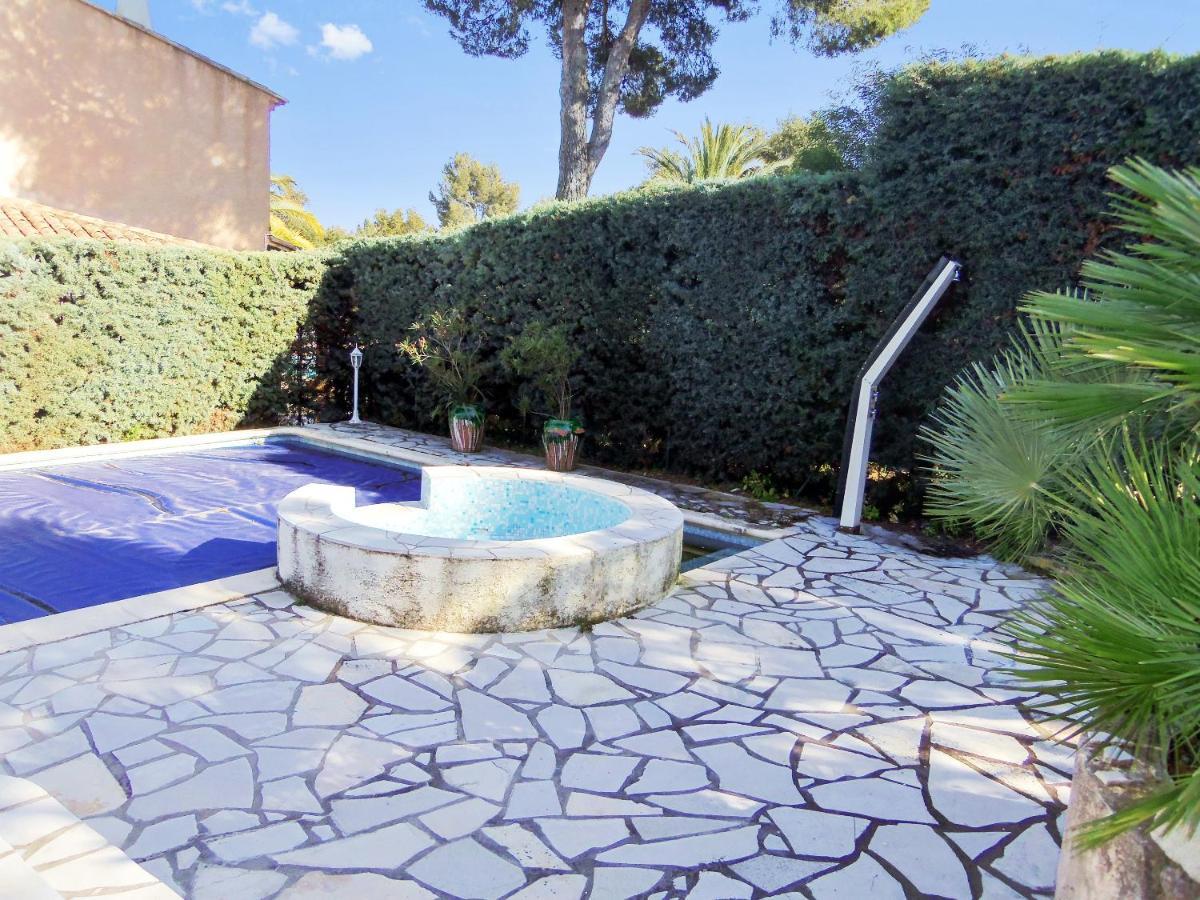 Villa Avec Piscine A Saint-Raphael Et Vue Sur La Montagne Eksteriør bilde