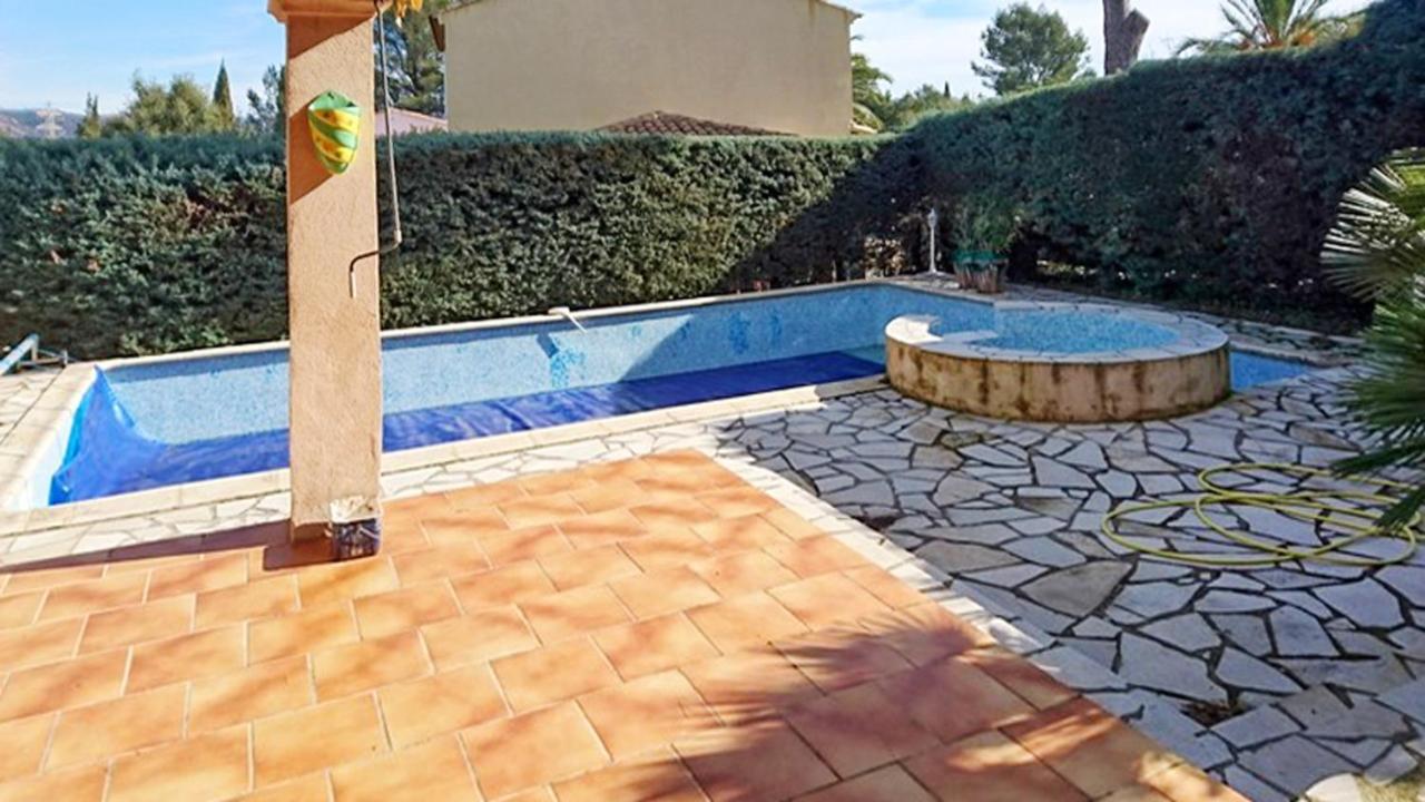 Villa Avec Piscine A Saint-Raphael Et Vue Sur La Montagne Eksteriør bilde