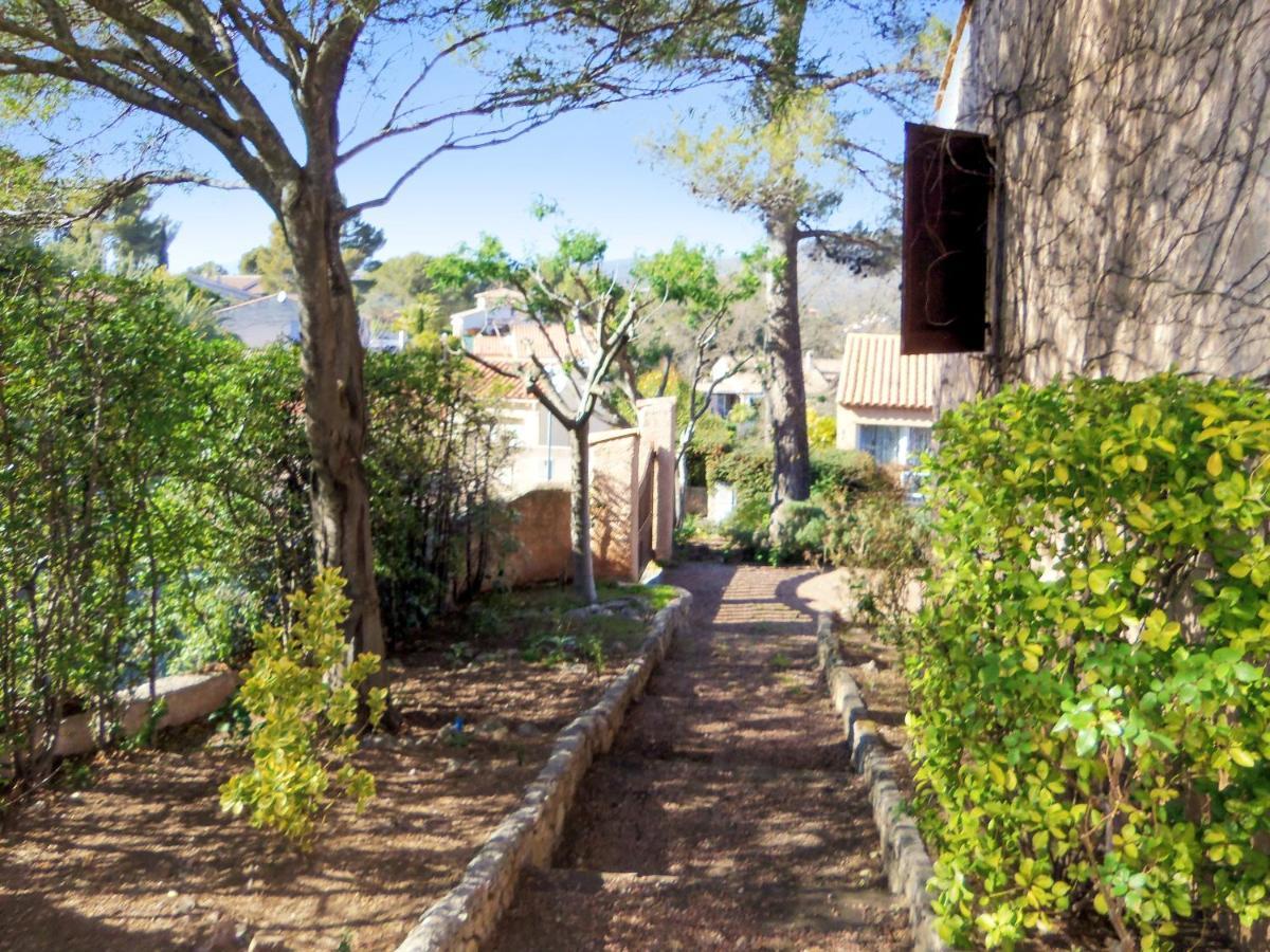 Villa Avec Piscine A Saint-Raphael Et Vue Sur La Montagne Eksteriør bilde
